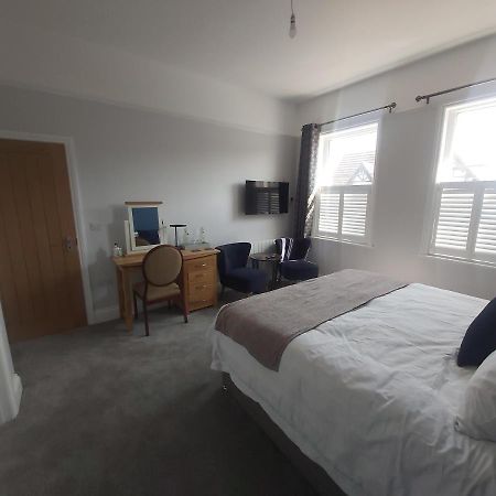 Bay House Bed & Breakfast Totland  ภายนอก รูปภาพ