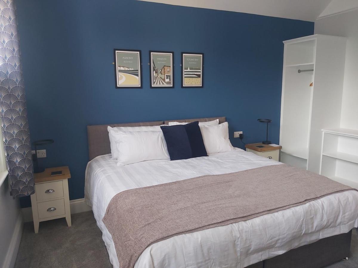 Bay House Bed & Breakfast Totland  ภายนอก รูปภาพ